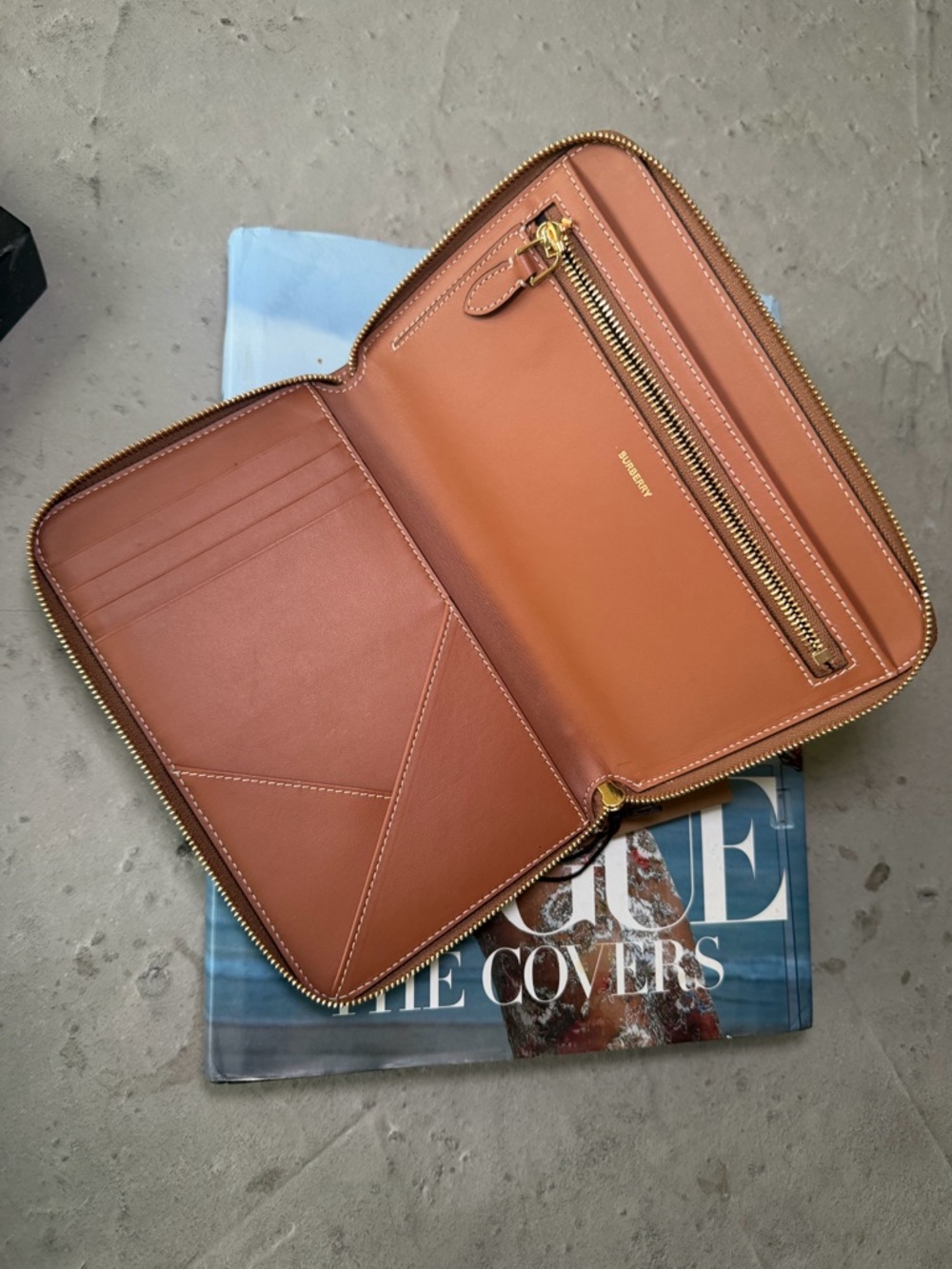 New BURBERRY Check Travel Wallet Long Wallet  inside zipper is damage - Picture 5 of 7